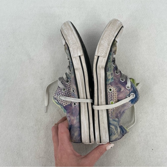 CONVERSE Women’s Chuck Taylor abstract rose print purple/blue lace up size: 8 - Picture 6 of 10